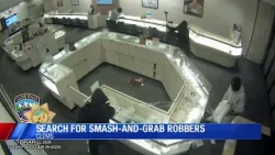 Jewel thieves with sledgehammers on the run after smash-and-grab in Clovis