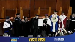 A Vasco Rossi il dottorato honoris causa dall’Università di Salerno