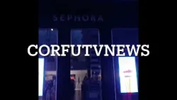 Έπεσαν κεραίες από πολυκατοικία στο πεζοδρόμιο Έπεσαν κεραίες από πολυκατοικία στο πεζοδρόμιο