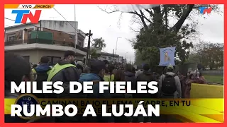 MILES DE FIELES CAMINAN HACIA LA BASÍLICA DE LUJÁN