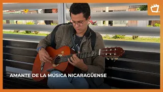 Arlly Guadamuz, the musician who turned buses into his stage