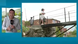 Comunidad en Bello construyó puente peatonal para atravesar una quebrada en el sector Los Sauces