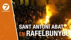 Fuego, pólvora y tradición: Rafelbunyol vive Sant Antoni