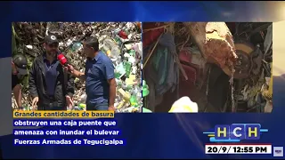 ¡No sea cerdo!Hasta un carro chatarra encontraron debajo de un cerro de basura en el Hato de Enmedio
