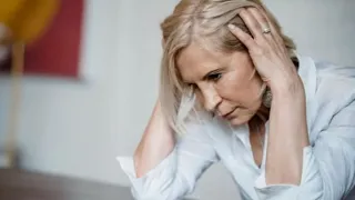 Doctor afirma que menopausia no acaba con la vida sexual sino solo con la reproducción