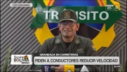 Policía recomienda precaución ante una fuerte granizada en la carretera Cochabamba – Oruro Policía recomienda precaución ante una fuerte granizada en la carretera Cochabamba – Oruro