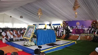 Uganda buries Tooro’s King
