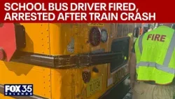 Водитель школьного автобуса во Флориде был уволен и арестован после железнодорожной катастрофы. Водитель школьного автобуса во Флориде был уволен и арестован после железнодорожной катастрофы.