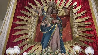 Festivities begin with the enthronement of the Madonna dei Martiri