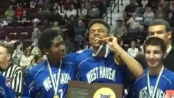 Студенты-спортсмены из Вест-Хейвена и Виндзора соревнуются за титул чемпиона в объединенном классе.