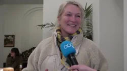 De laatste stemmers op het gemeentehuis