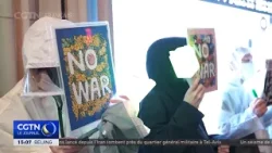 Japon : manifestation contre l'expansion militaire et les tentatives de révision de la Constitution