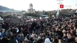 მრევლი კათოლიკოს-პატრიარქს ემშვიდობება