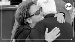 انهيار علا رشدي من البكاء في جنازة والدها.. وصديقه يواسيها