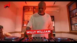 ? Willy William en DJ set SURPRISE dans une boulangerie | After NRJ Extravadance