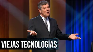 Pergolini admitted he’s "OLD-SCHOOL" and dusted off memories of his landline and other technologies