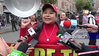 Teachers mobilize in downtown La Paz in rejection of the government's economic policies.