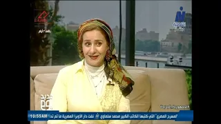 لقاء مع الفنانة التشكيلية والناقدة منى عبد اللطيف.. قراءة في لوحة «إنسان السد»