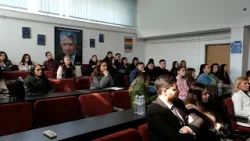 Fakulteti i Edukimit në Gjakovë diskuton për rëndësinë e festave të muajit mars