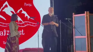 Nga Prefekti te gjyqtarja me veshje popullore, Rama nuk kursen batutat në “Vajza Fest”