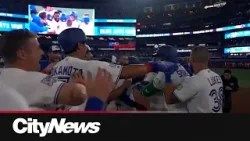 «Торонто Блю Джейс» одержали победу со счетом 3:2 в решающем матче первого дня сезона.