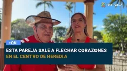 Esta pareja sale a flechar corazones en el centro de Heredia