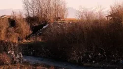 Mbeturina pafund përskaj brigjeve të lumit Erenik Mbeturina pafund përskaj brigjeve të lumit Erenik