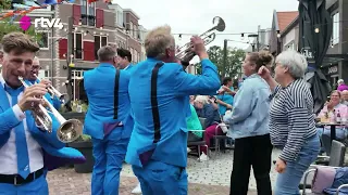 Dweilen aan de Vecht met blaaskapellen in Dalfsen