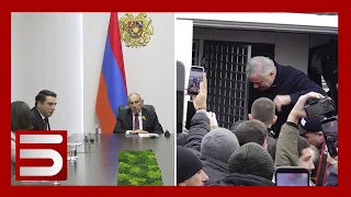 Բոքսի գնացողներ էլ կան, տանձիկներ ունեցողներ էլ. թքած՝ բարեկրթության վրա կամ ԱԺ պոետիկ նիստը