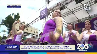 This is how patriotic fervor is lived! Instituto Renacer fills Plaza del 11 with joy.