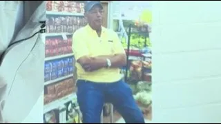 Kansas City's first African American grocer, Leon Stapleton, dies at 100-years-old