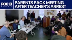 Родители учеников школы Скайкомиш собрались на школьном собрании после ареста учителя за изнасило...