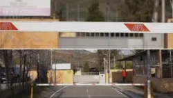 15 të burgosur në Durrës u zhvendosen në burgun e Peqinit