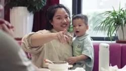Faces of Xinjiang: Доңзы менен Айгүлдүн сүйүү полоосу