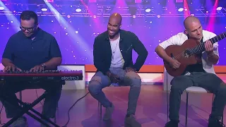 Anthony Almonte performs 'Solo Por Ti'