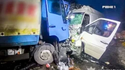 На трасі «Київ–Чоп» біля Птичі зіткнулися Mercedes і MAN: одного водія госпіталізували