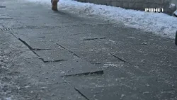"Відмивають гроші": жителі Рівного обурені станом бруківки у місті