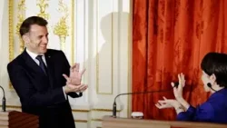 “Kamehameha”, Macron dhe homologia japoneze bëjnë pozën e famshme të “Dragon Ball”