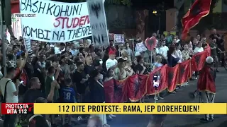 Vijon marshimi në Tiranë/ “Rama në burg, Berisha në burg”, protestuesit në rrugët e kryeqytetit