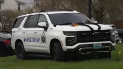 Памятный автомобиль в честь погибшего полицейского из Сент-Луиса.