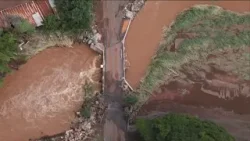 Гавайда су тасқынынан алты мың адам эвакуацияланды Гавайда су тасқынынан алты мың адам эвакуацияланды