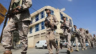 Houthis prometem não atacar navios dos EUA após Trump cancelar ataques