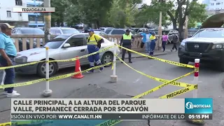 Main street near Parque Valle closed due to sinkhole