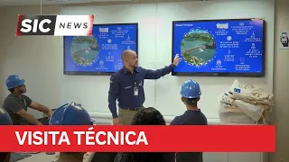 Students get a hands-on look at how the Santo Antônio hydroelectric plant operates