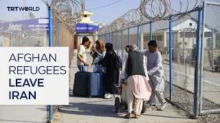 Economic crisis and war push Afghan refugees out of Iran