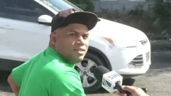 Calle asfaltada varias veces; persiste el mismo hoyo