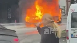 Гори автомобил на пластичарска