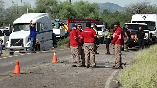 Man of approximately 37 years old loses his life after being trapped in his vehicle
