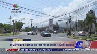 Traffic light on La Ceiba’s East Boulevard operates according to traffic flow, according to autho...