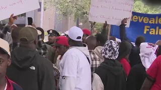 Protests build outside U.N ahead of Netanyahu's address